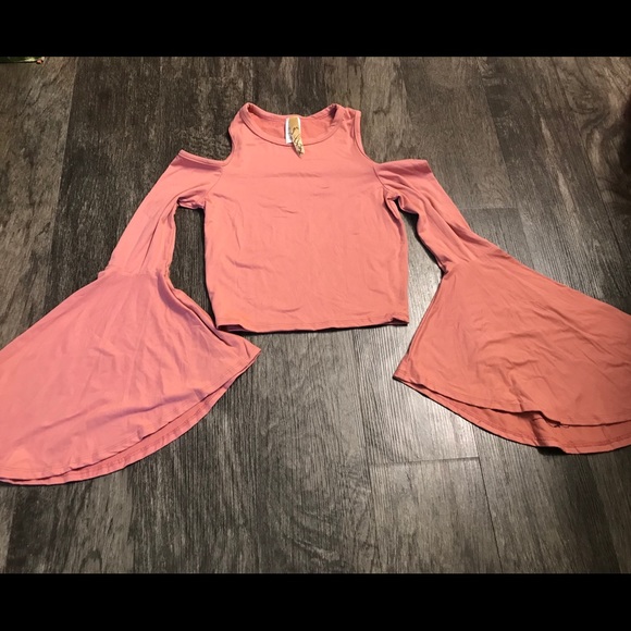 Mauve Cold Shoulder Top with Bell Sleeves small - Picture 4 of 8
